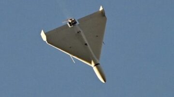 Nach israelischen Angriffen auf iranische Nuklearanlagen hat der Iran über 100 Drohnen gestartet. Israel spricht von einer entscheidenden Phase in der Landesverteidigung.