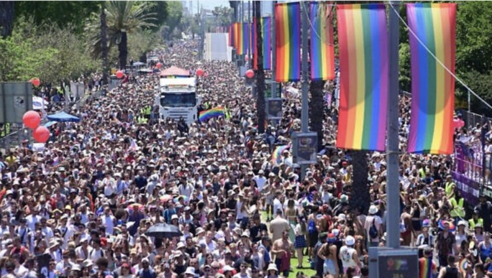 Die Stadt Tel Aviv hat die diesjährige Pride-Parade abgesagt. Grund ist die militärische Eskalation nach Israels Angriff auf Irans Atomanlagen.