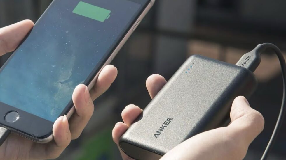 Anker ruft 1,1 Mio. Powerbanks A1263 wegen Brandgefahr zurück. 19 Vorfälle mit Explosionen. Rückgabe nur in den USA – Schweizer Nutzer sollten prüfen.