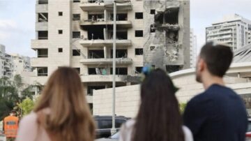 Iranischer Nachtangriff auf Israel am 15. Juni 2025: Fünf Tote, über 90 Verletzte nach Raketenbeschuss in Petach Tikwa, Bnei Brak, Haifa und Tel Aviv.