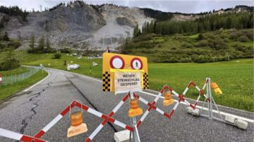 Brienz in Graub&uuml;nden unter Phase Rot: Bis zu 2,2 Mio. m&sup3; Gestein drohen als Bergsturz. Evakuierung l&auml;uft &ndash; Experten warnen vor extremer Gefahr.