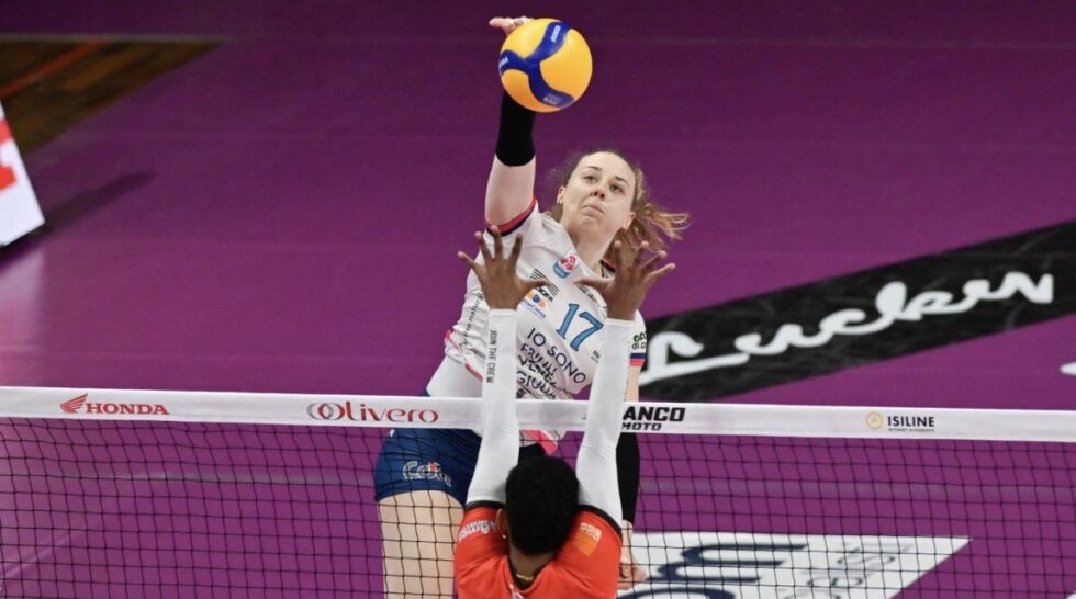 Die Schweizer Volleyballerin Maja Storck verlässt Italien und unterschreibt beim polnischen Topclub Budowlani Łódź – mit familiärem Bezug. Jetzt mehr lesen!