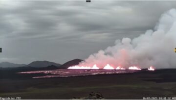 Island: Am 16. Juli 2025 brach entlang der Sundhnúksgígaröð erneut ein Vulkan aus. Eine 2,4 km lange Spalte öffnete sich, Lava bedeckt über 3 km². Gasgefahr bleibt hoch.