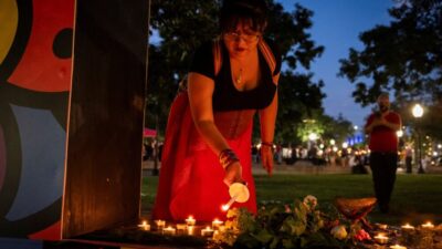 Über 100 Menschen sterben bei plötzlichen Fluten in Texas. Viele Kinder aus Sommerlager unter den Opfern. Suche nach Vermissten geht weiter.