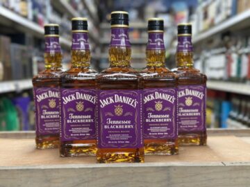 Jack Daniel’s Tennessee Blackberry: neuer Brombeer-Whiskey, Herstellung, Geschmack, Marktpotenzial und Chancen für die Schweiz im Premium-Spirituosen-Segment.