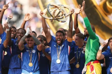 Die FIFA-Reform zur Klub-Weltmeisterschaft sieht 48 Teams, neue Einnahmequellen und globale Ausrichtung vor &ndash; doch UEFA und Ligen schlagen Alarm.