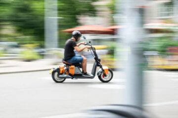 Schweiz diskutiert über strengere Regeln für E-Roller – Motion im Parlament geplant