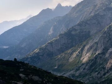 Grimselpass nach nächtlichem Murgang seit Sonntagmorgen wieder geöffnet