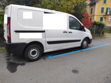 1550 Franken Strafe für falsches Parken – Hinterräder außerhalb der blauen Zone in Zürich