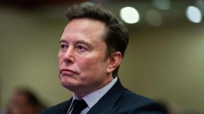 Elon Musk eskaliert Rechtsstreit: X und xAI verklagen Apple und OpenAI wegen exklusiver KI-Partnerschaft