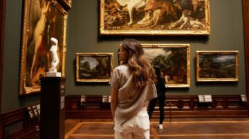 Sparen beim Reisen: Finde heraus, wie du 2025 mit cleveren Tipps, Rabattkarten und P&auml;ssen g&uuml;nstige Tickets f&uuml;r Museen und Sehensw&uuml;rdigkeiten bekommst.