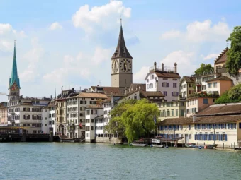 Entdecken Sie die sichersten Städte der Schweiz für ein sorgenfreies Leben und einen unbeschwerten Urlaub. Erfahren Sie, welche Faktoren zur niedrigen Kriminalität beitragen.