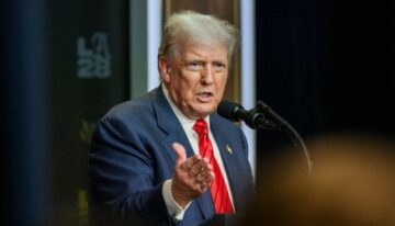 US-Präsident Donald Trump zeigt sich besorgt über Vorfälle mit russischen Flugzeugen in der Ostsee. Er wartet auf ein Briefing der Geheimdienste, bevor er eine endgültige Position bekannt gibt.