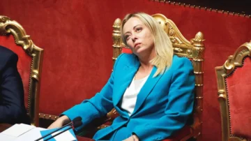 Italien ermittelt gegen Pornoseite Phica: Gef&auml;lschte OnlyFans-Bilder von Giorgia Meloni entfachen Debatte &uuml;ber Cyberkriminalit&auml;t und Frauenrechte.