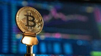 Erfahren Sie, wie Kryptowährungen in der Schweiz besteuert werden. Dieser Leitfaden erklärt die Regeln für private und professionelle Anleger sowie die Besteuerung von Mining, Staking und Airdrops.
