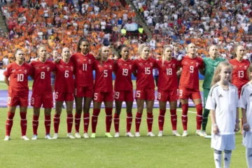 Die UEFA Women&rsquo;s EURO 2025 findet vom 2. bis 27. Juli in der Schweiz statt. Erfahren Sie alles &uuml;ber die Austragungsorte, teilnehmenden Teams und die Bedeutung dieses Turniers f&uuml;r den Frauenfu&szlig;ball.