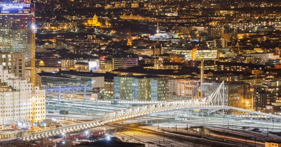 Smart Cities in der Schweiz: Erfahren Sie, wie intelligente Technologien Mobilität, Nachhaltigkeit und Verwaltung verbessern und das Leben der Bewohner verändern.
