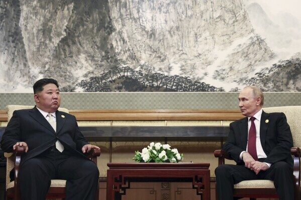 Putin und Kim Jong Un festigen Allianz in Peking – Dank für nordkoreanische Truppen in Kursk
