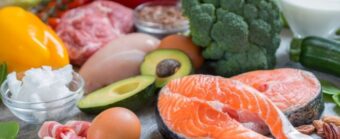 Welche Ernährung lindert Gelenkschmerzen bei Arthritis und Rheuma