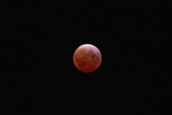 Totale Mondfinsternis über der Schweiz: Wann, wo und wie das Himmelsschauspiel zu sehen ist