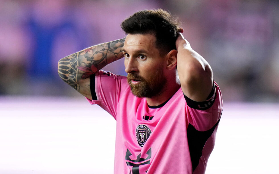 Transfer-Hammer um Lionel Messi: Der achtmalige Ballon-d'Or-Sieger plant laut Berichten seinen Abgang von Inter Miami diesen Winter, um seine Karriere bei seinem Jugendklub Newell's Old Boys zu beenden und als deren Spieler zur WM 2026 zu reisen.