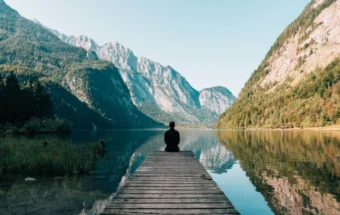 Entdecke die Kunst des Slow Travel in der Stadt! Lerne, wie du in 3 Tagen ohne Guide das Wesentliche siehst und authentische Erlebnisse schaffst.