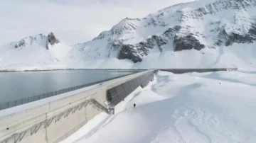 Erneuerbare Energien in der Schweiz: Erfahren Sie alles &uuml;ber Photovoltaik, Wasserkraft und Geothermie. Wie das Land die Energiewende meistert, welche Ziele gesetzt sind und welche Rolle Innovationen spielen.