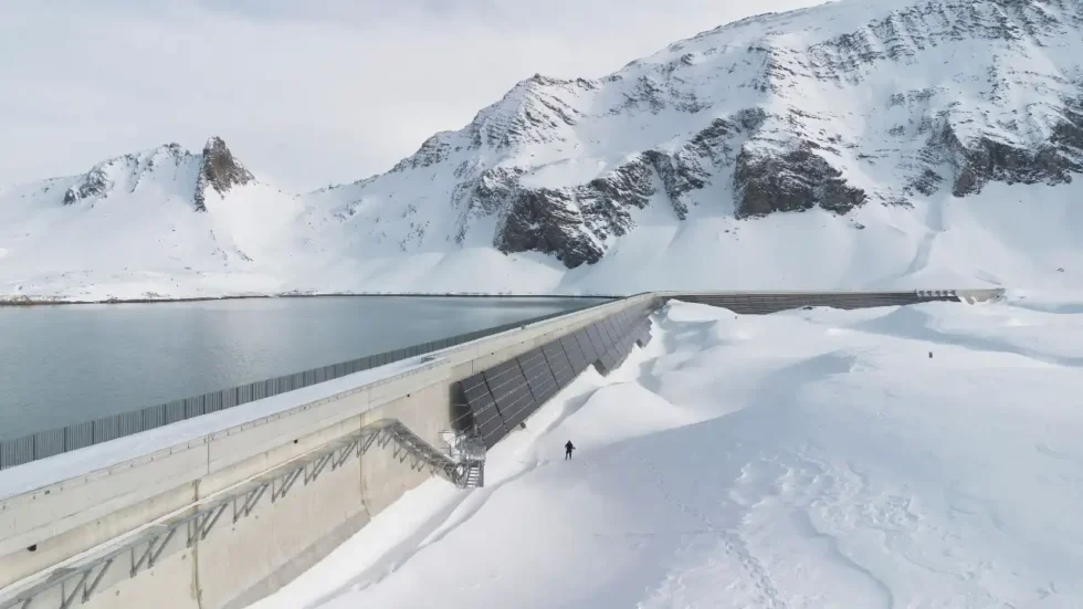 Erneuerbare Energien in der Schweiz: Erfahren Sie alles über Photovoltaik, Wasserkraft und Geothermie. Wie das Land die Energiewende meistert, welche Ziele gesetzt sind und welche Rolle Innovationen spielen.