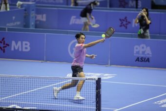 Entdecken Sie, wie Pickleball in der Schweiz zur idealen Balance zwischen Arbeit und Achtsamkeit wird. Tipps zur Sportwahl und die besten Clubs.
