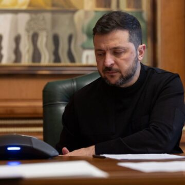 Selenskyj sagt, Russland habe erst nach Diskussionen über mögliche US-„Tomahawk“-Raketen wieder Dialogbereitschaft gezeigt. Trump kündigte eine mögliche Begegnung mit Putin in Budapest an.