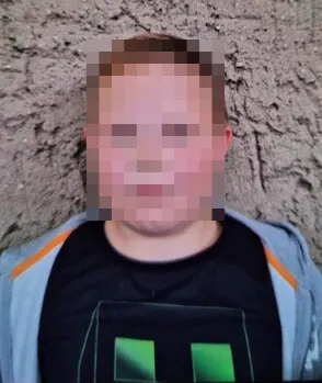 Im Wald bei Güstrow wurde ein totes Kind gefunden – vermutlich der vermisste Fabian. Die Polizei geht von einem Gewaltverbrechen aus. Ganz Mecklenburg-Vorpommern trauert.