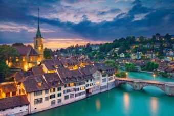 Entdecken Sie Berns UNESCO Altstadt im Herbst 2025: Märkte, Kultur und historische Sehenswürdigkeiten in der Schweiz. Alle Highlights für Ihren Besuch.