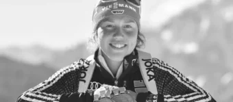 Bergsteiger Thomas Huber berichtet über den letzten Versuch, die Leiche von Laura Dahlmeier zu bergen. Die Olympiasiegerin bleibt in Pakistan am Laila Peak – ein Ort voller Stille und Größe.