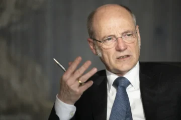 Ab dem 15. Mai 2025 wird die Hamas in der Schweiz f&uuml;r f&uuml;nf Jahre verboten. Die Regierung reagiert auf den Angriff vom 7. Oktober 2023, um die Sicherheit zu gew&auml;hrleisten und Terrorfinanzierung effektiver zu bek&auml;mpfen.