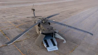 Lockheed Martin hat den legendären Black Hawk in eine autonome Drohne verwandelt. Der neue S-70UAS U-Hawk bietet 25 % mehr Frachtraum und kann per Tablet ferngesteuert werden.