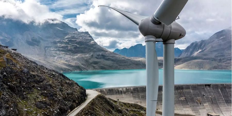 CleanTech Schweiz: Investitionen in erneuerbare Energie, CO2-Abscheidung (CCS) und alpine Effizienz. Fakten zur Energiestrategie 2050 und Tourismus-Lösungen.