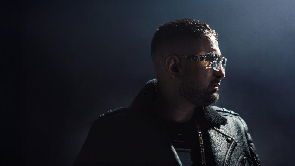 Die deutsche Netflix-Doku „Babo – Die Haftbefehl-Story“ (Aykut Anhan) erobert Platz 1 der Charts in Deutschland. Produziert u.a. von Elyas M'Barek.