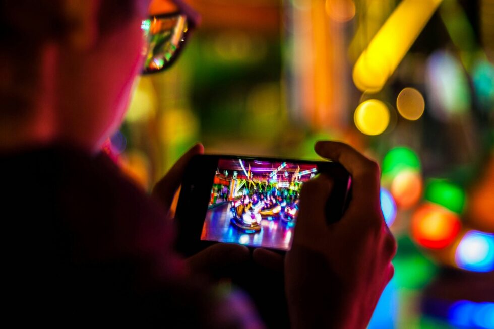 Entdecken Sie die Top mobilen Games 2025. Der Guide zu AAA-Titeln, Cloud-Gaming und den besten Handy-Spielen, die Sie unbedingt ausprobieren sollten.
