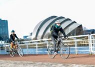 Alle Infos zu den Nachhaltige Mobilitätsgesetzen 2025. Neue Regeln für E-Scooter, E-Bikes, und der Ausbau der Rad-Infrastruktur. Fokus auf Schweiz und Urbanität.