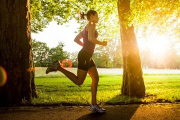 Entdecken Sie die neuen Wanderrouten, Bikeparks und Wasseraktivit&auml;ten im Schweizer Outdoor-Sport. Tipps zur Planung und Sicherheit f&uuml;r Ihr Abenteuer.