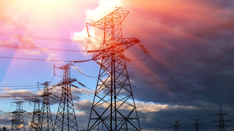 Experten-Analyse der Energiepreise Schweiz 2025: Strom, Gas, Netzkosten und die neuen Öko-Angebote im Vergleich. Sparen Sie mit den besten Strategien!