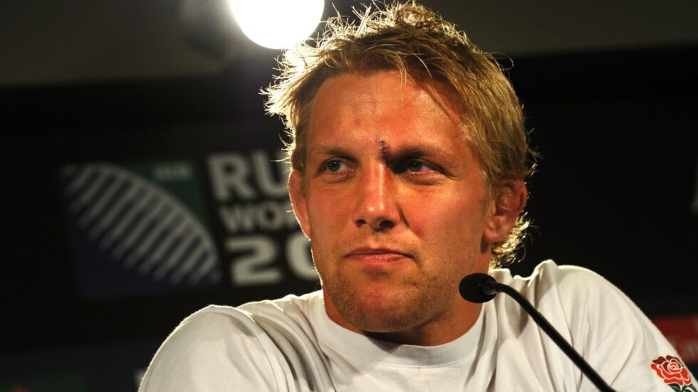 Der frühere englische Rugby-Kapitän Lewis Moody (47) hat die Diagnose Motor Neuron Disease (MND) erhalten. Trotz leichter Symptome ist der Schock tief. Er spricht über Familie und Zukunft.