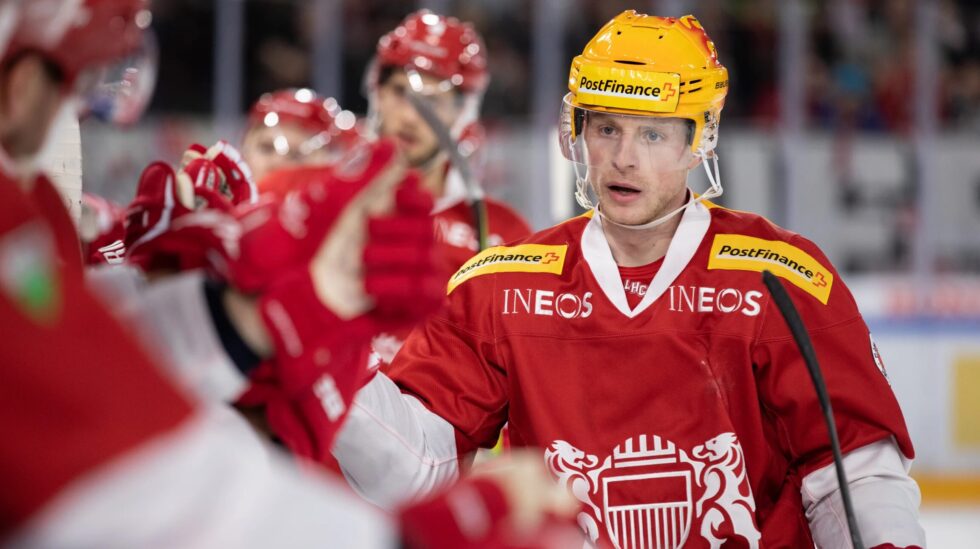 Wer ist Joël Vermin? Der SCB-Stürmer kehrt in den Angriff zurück und wünscht sich, seine Karriere in Bern zu beenden. Details zu seiner Karriere, Position und den Gerüchten.