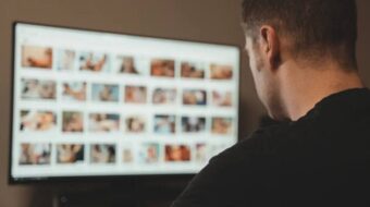 Die Länderparlamente verabschieden eine Novelle, die OS-Anbieter (Microsoft, Google, Apple) zu fest integrierten Jugendfiltern verpflichtet. Start: Dez. 2027.