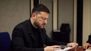 Die Ukraine und die USA haben Entwürfe zu Sicherheitsgarantien, Wiederaufbau und einem Rahmen für das Ende des Krieges vorbereitet, erklärte Präsident Wolodymyr Selenskyj nach Gesprächen in den USA.