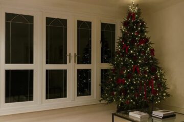 Weihnachtsbaum länger frisch halten 2025: Experten-Tipps zur Pflege, Standortwahl und Wasserzufuhr gegen Nadelverlust. Statistiken belegen bis zu 50% längere Haltbarkeit.