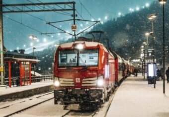 Der Schweizer Ständerat lehnte die Subvention von 10 Mio. CHF für Nachtzüge nach Malmö ab. SBB sieht Finanzierung als nötig. Nationalrat fordert Erhalt der Mittel.