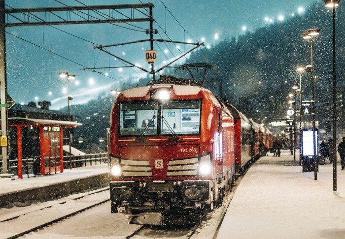 Der Schweizer Ständerat lehnte die Subvention von 10 Mio. CHF für Nachtzüge nach Malmö ab. SBB sieht Finanzierung als nötig. Nationalrat fordert Erhalt der Mittel.