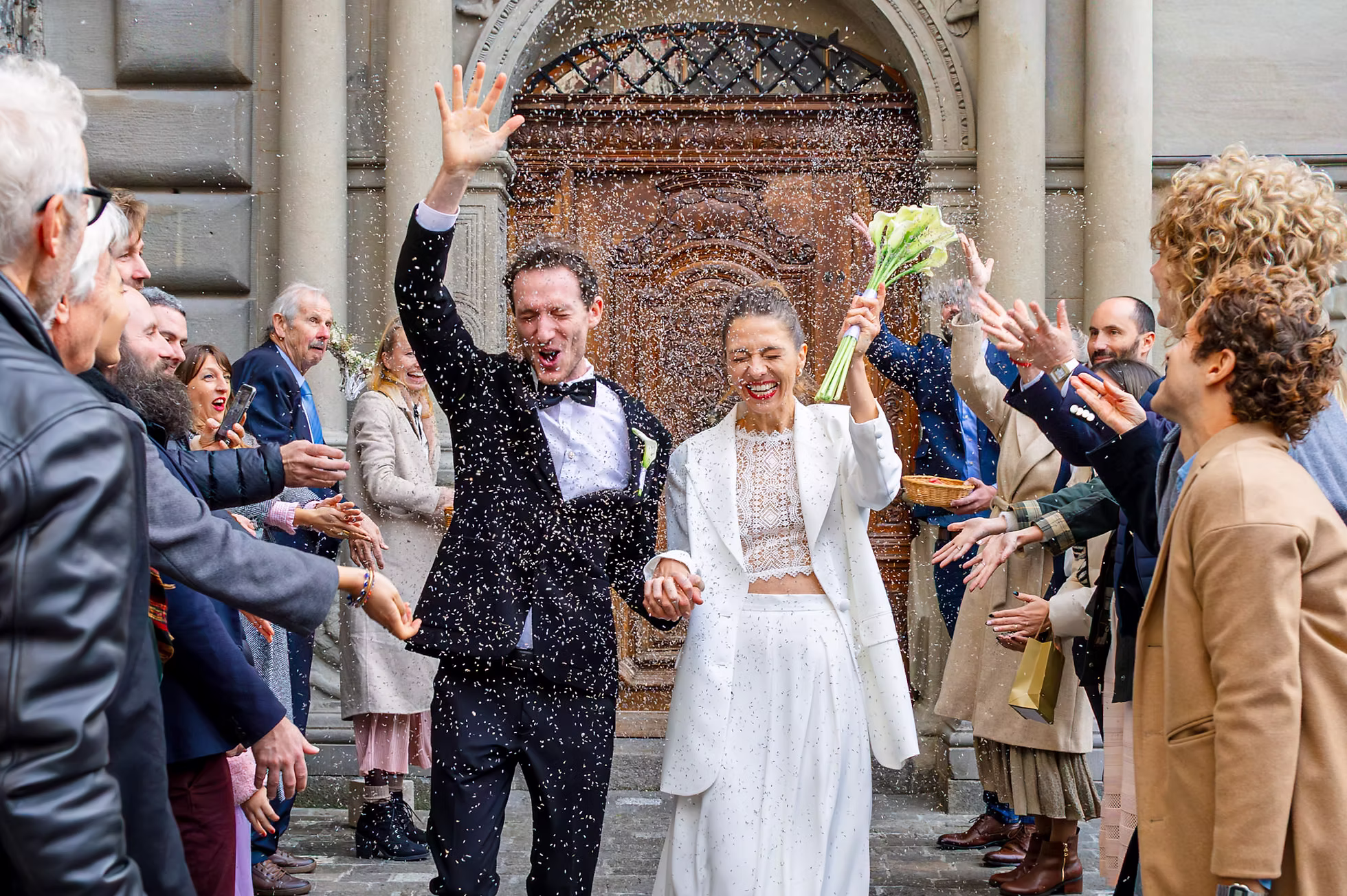 Hochzeitsfotografie im Kanton Zug im Überblick: welche Faktoren bei zivilen Trauungen zählen und worauf Paare bei der Auswahl eines Fotografen achten sollten.