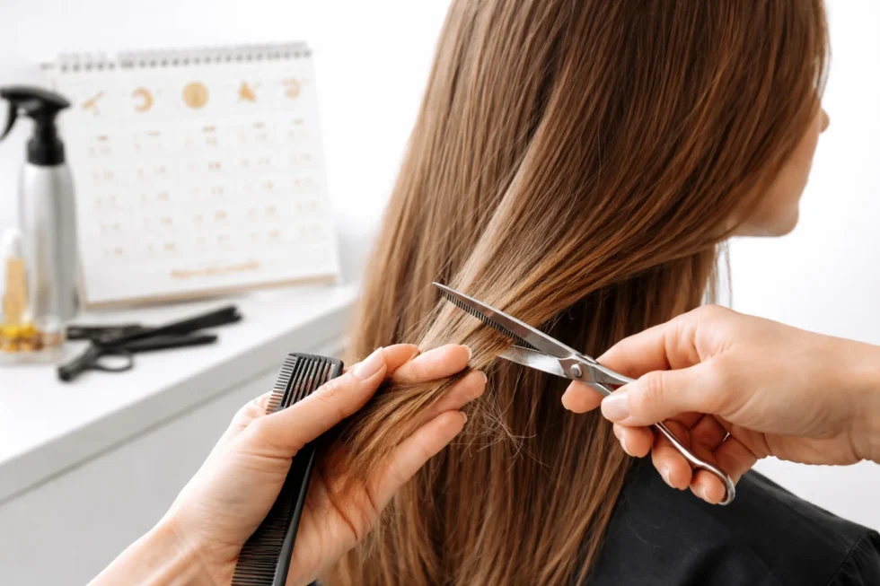 Mondkalender Haarschnitt April 2026 Schweiz: Finden Sie die besten Daten für Volumen, Wachstum & Farbe. Tipps für alle Sternzeichen & alpine Haarpflege.